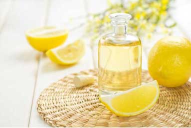 Lemon juice helps in flushing out toxins and extra fat from the body