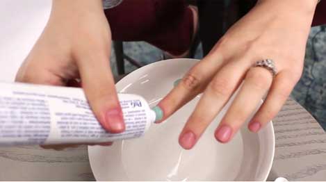Toothpaste to Get Rid of Yellow Nails