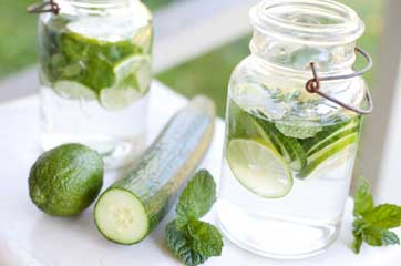Cucumber binds the collagen in the skin