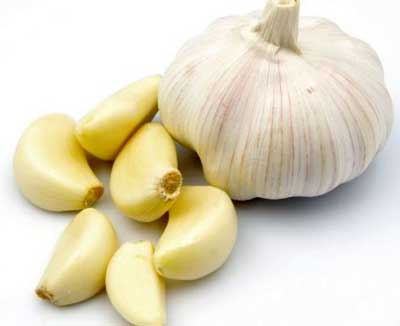 Garlic Home remedies to reduce an earache