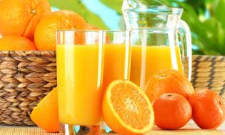 Oranges are rich in vitamin C that brightens the skin