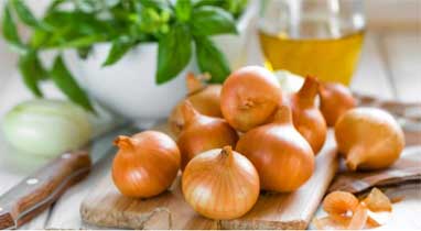 ways to use Onion Juice for Hair Care