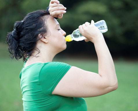 Drink Lot Of Water - Tips To Lose Post Pregnancy Weight Gain