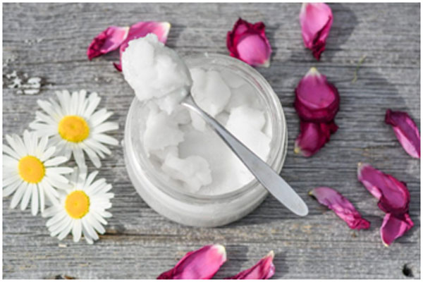 Rose water is a great moisturizer for dry skin that soothes it in winters