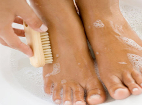 Wash Your Feet Correctly and Keep It Dry